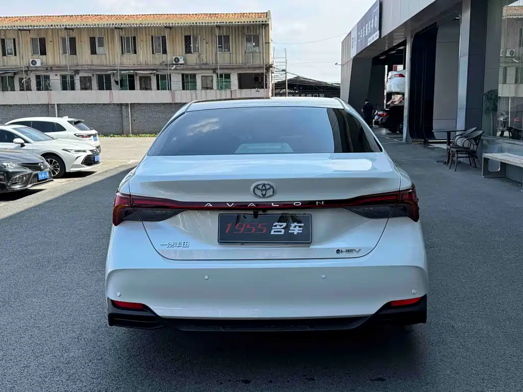 Toyota Avalon — миниатюра 8