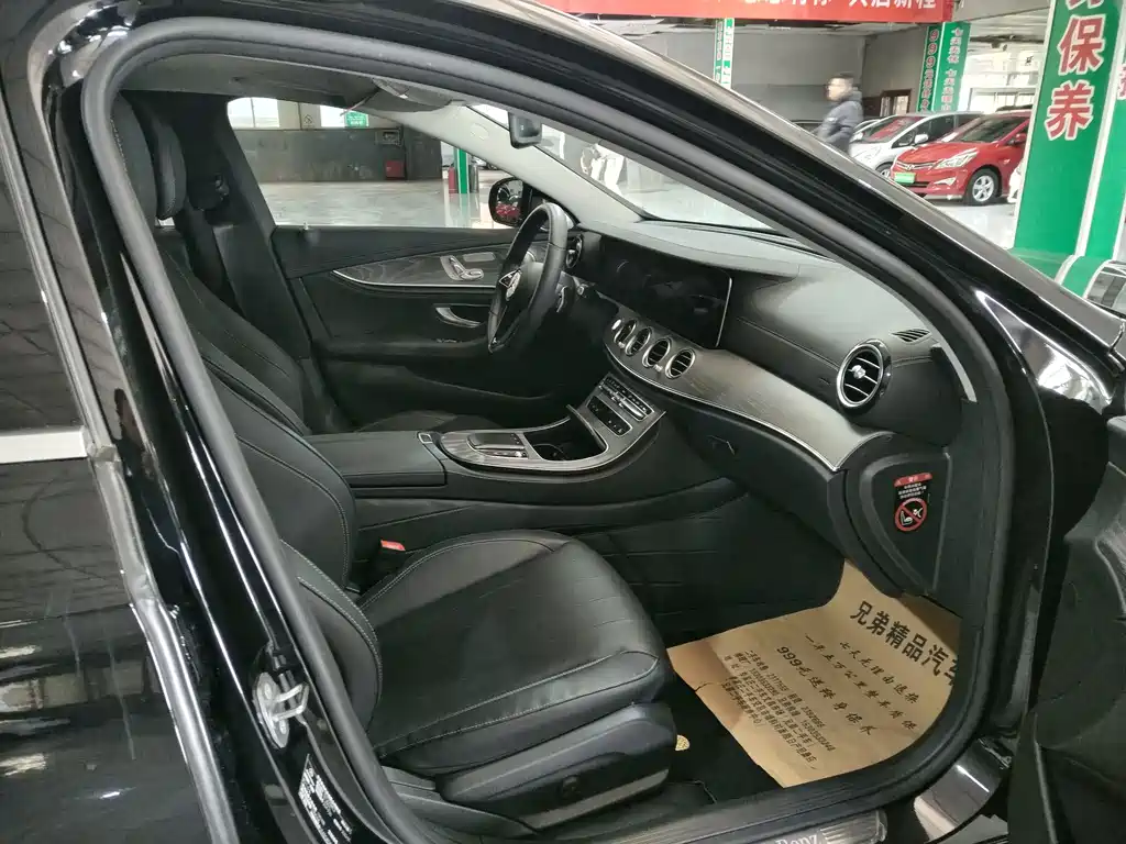 MERCEDES-BENZ E CLASS