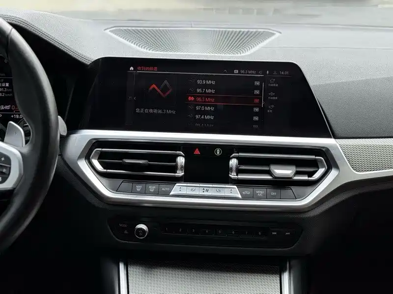 BMW 3 Series — миниатюра 7