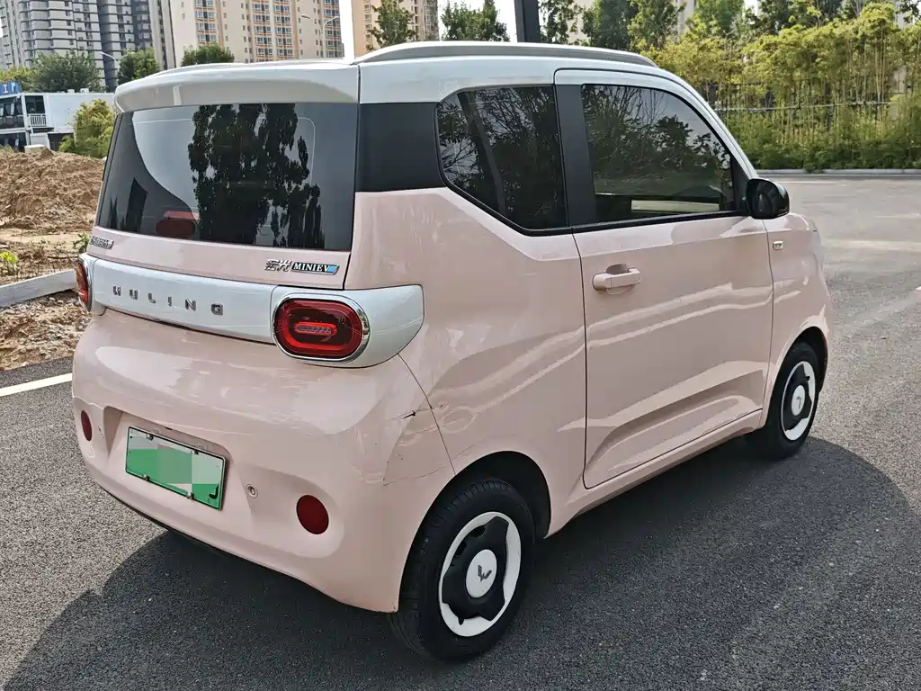 Wuling MINIEV — миниатюра 4