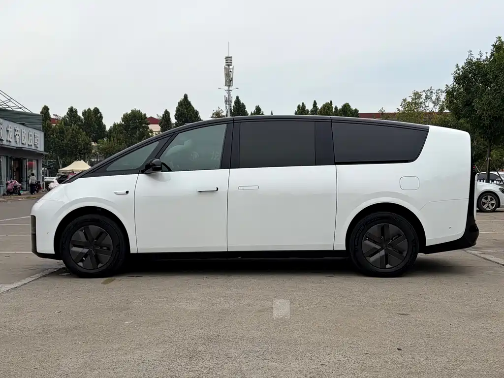 Li Auto Li MEGA — миниатюра 3