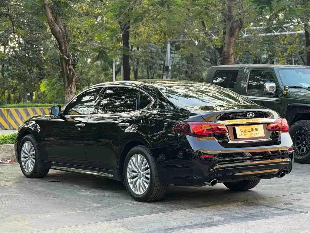 Infiniti Q70 2019 Q70L 2.0T Enjoy