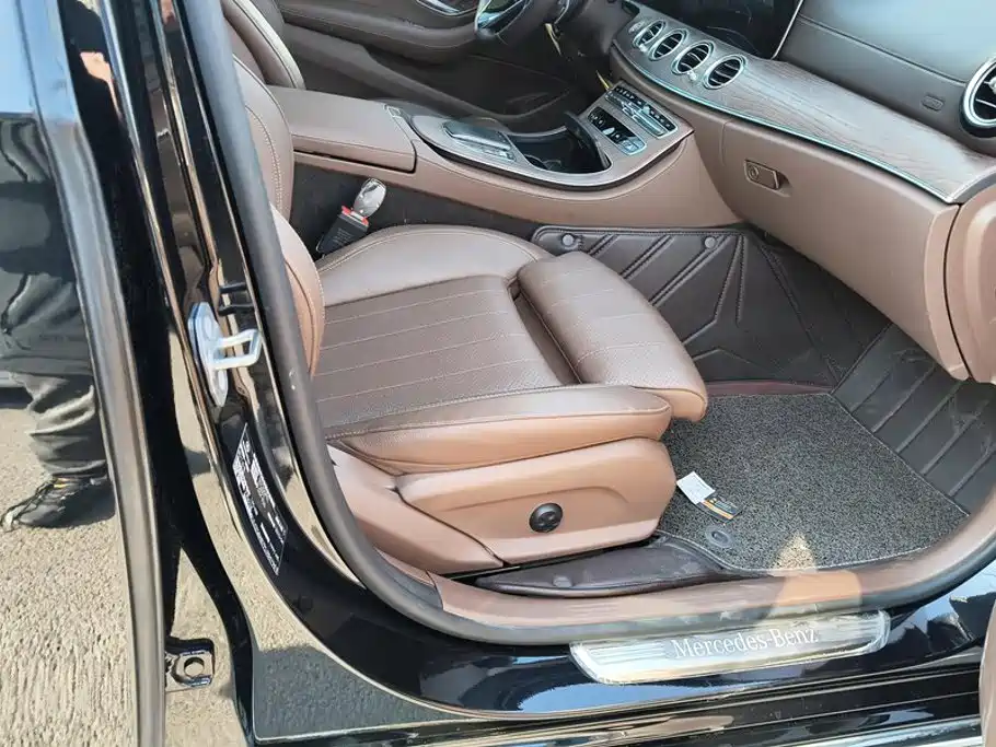 Mercedes-Benz E-Class — миниатюра 8