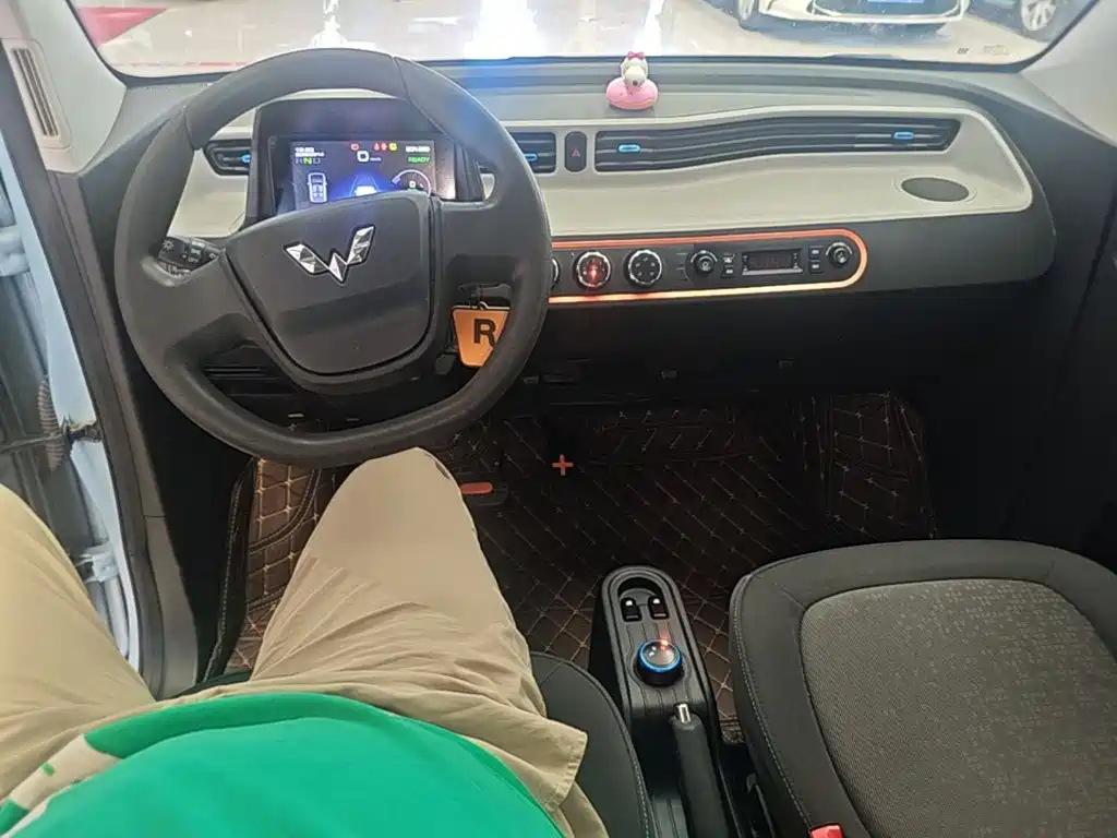 Wuling MINIEV — миниатюра 10