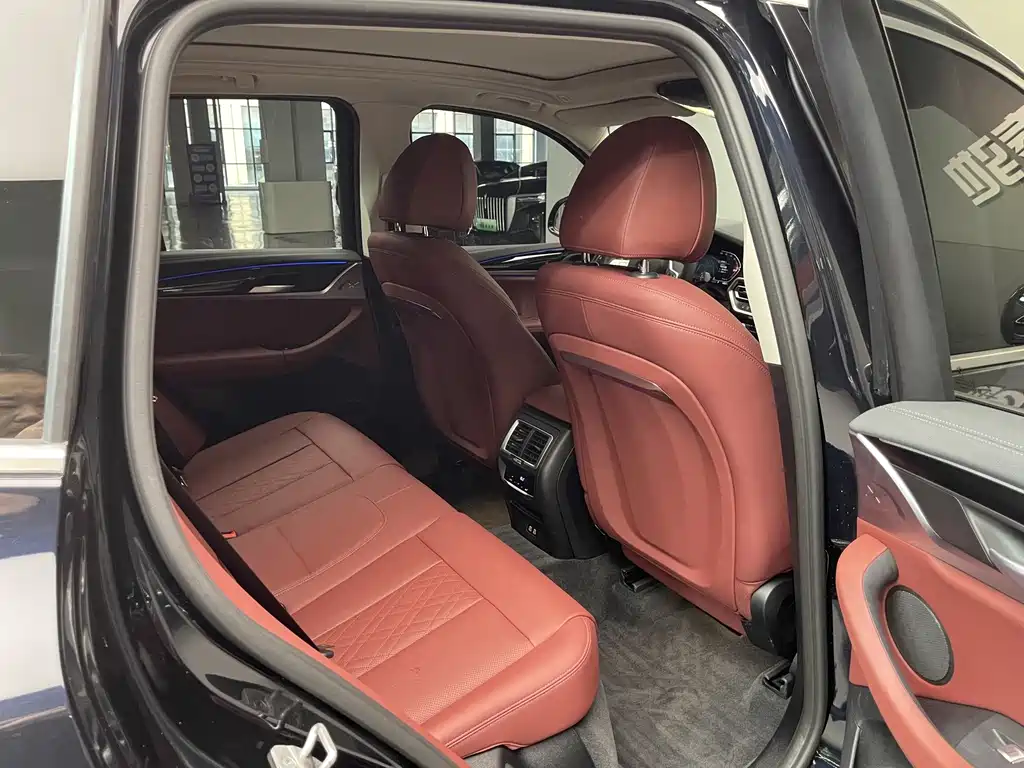 BMW X3 — миниатюра 11