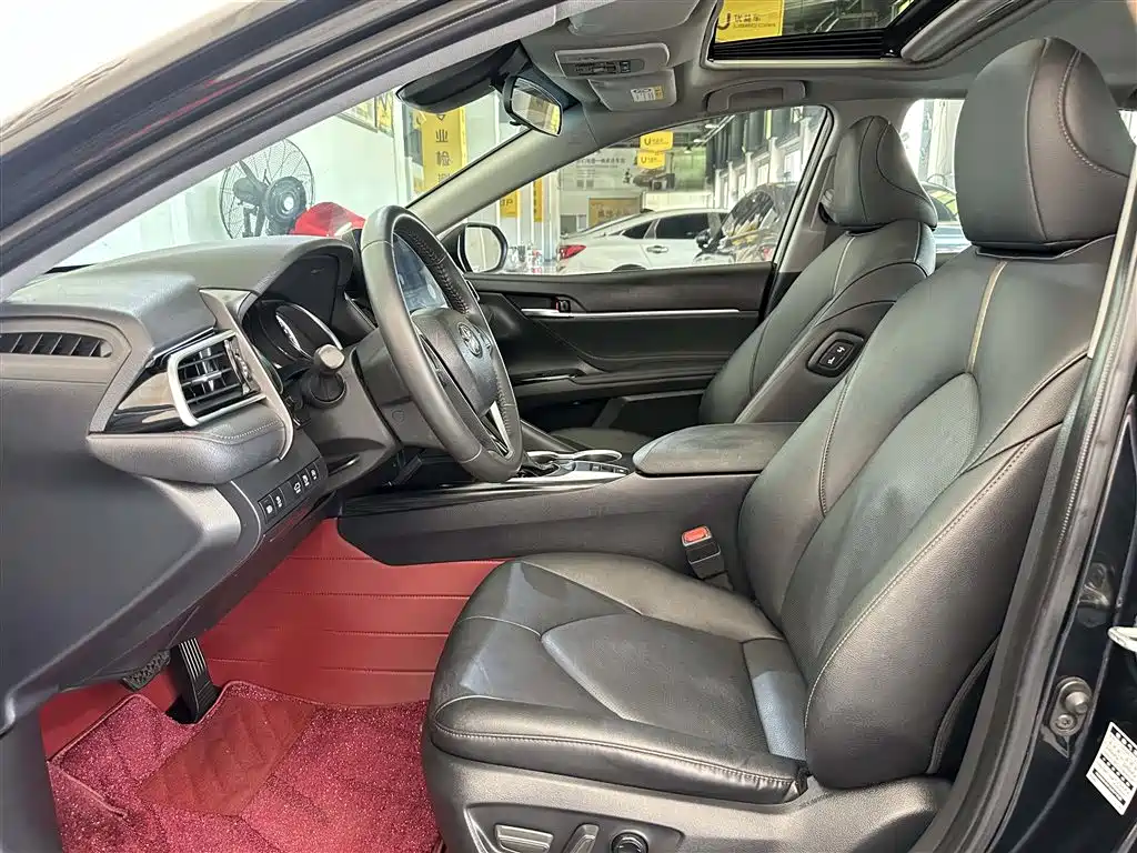 Toyota Camry 2021 2.0G Luxury