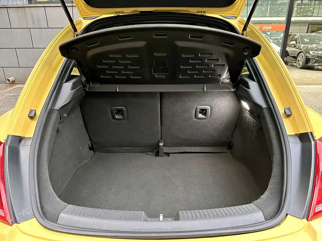Volkswagen Beetle — миниатюра 6