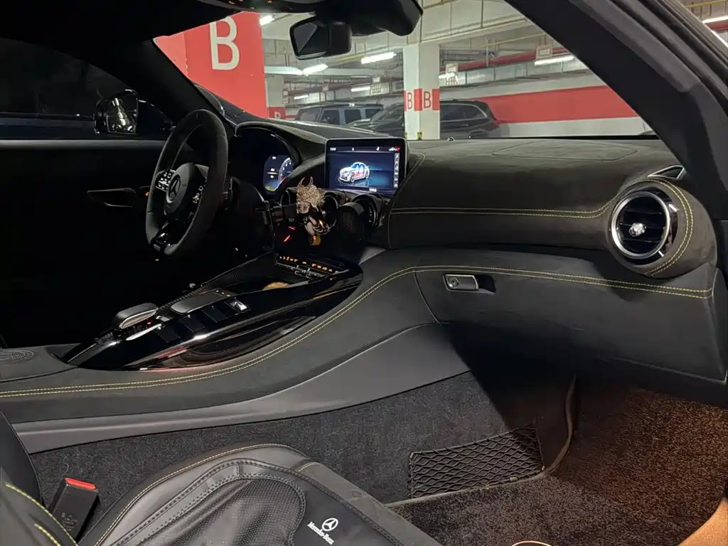 MERCEDES-BENZ AMG GT