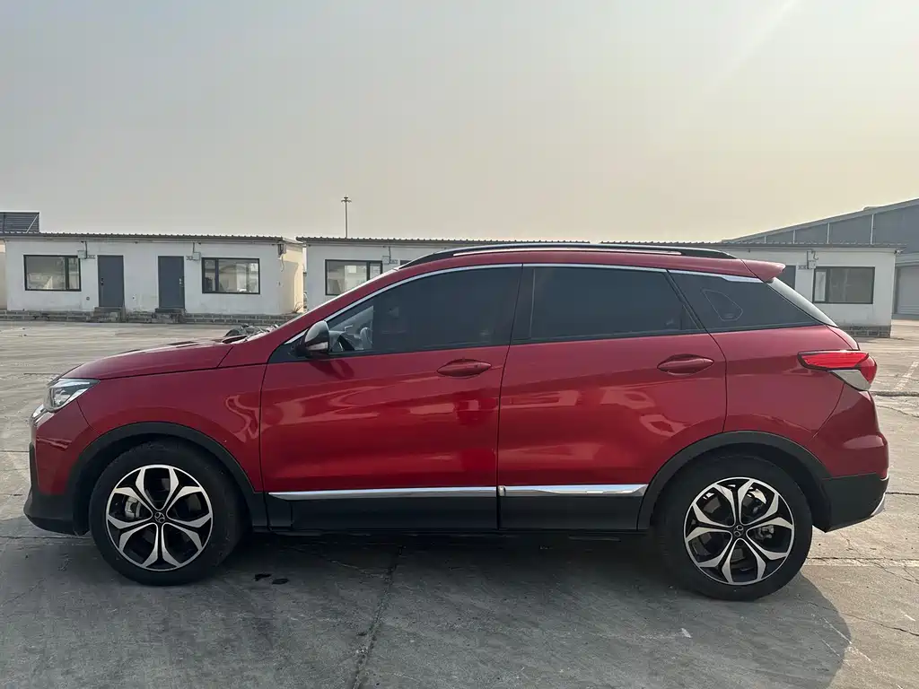 BAIC BEIJING EX5