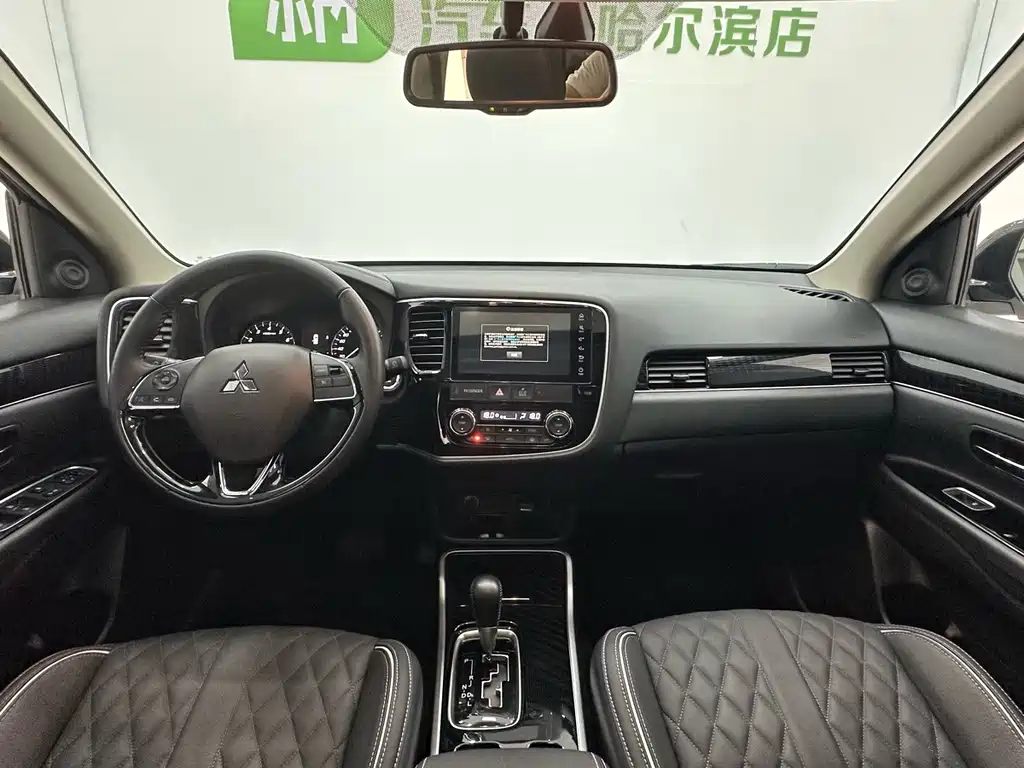 Mitsubishi Outlander — миниатюра 12