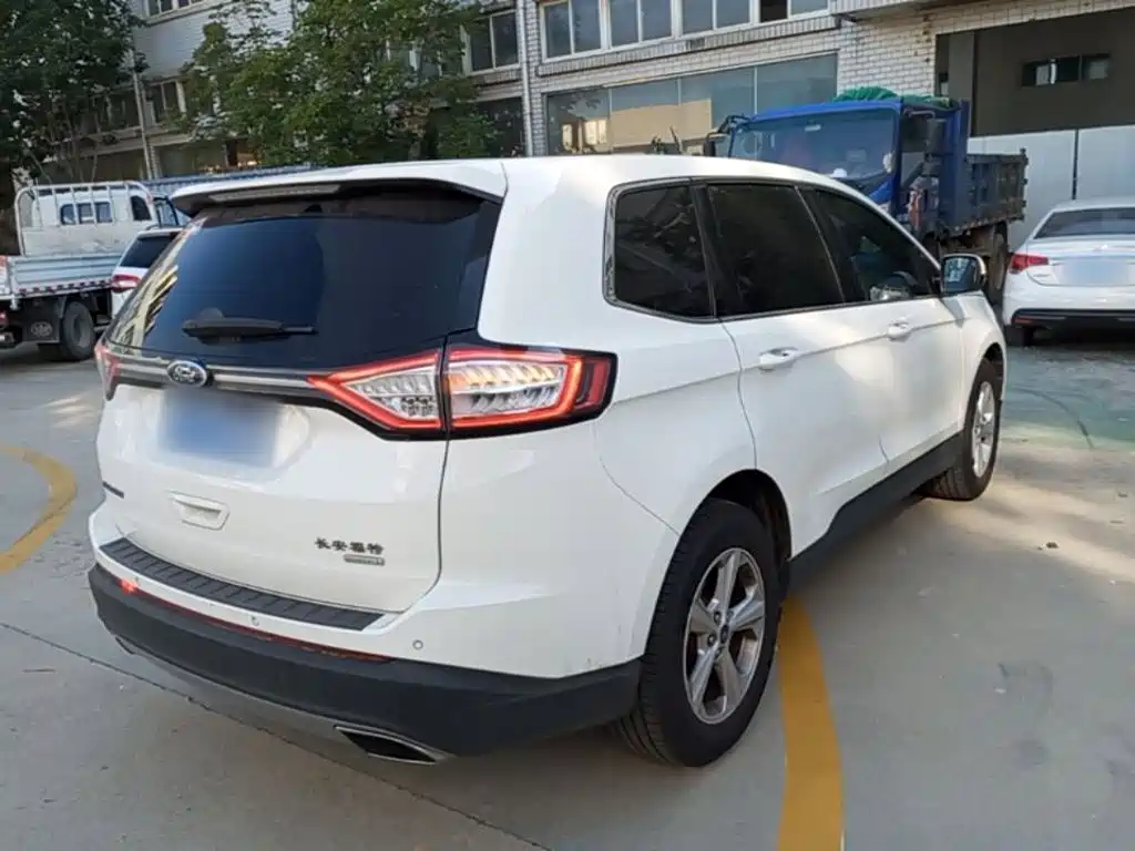 Ford Edge — миниатюра 7