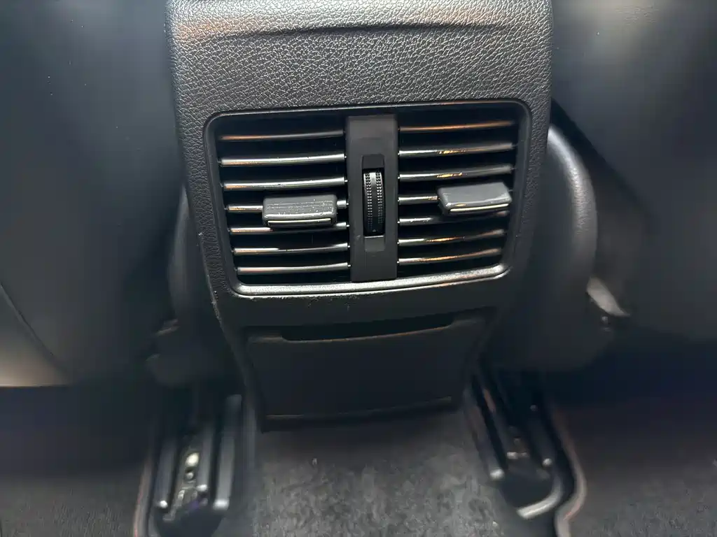 MERCEDES-BENZ GLA AMG