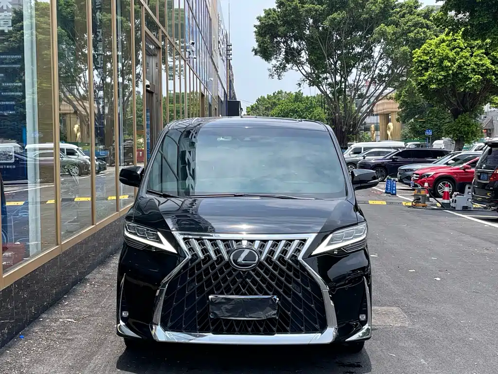 Lexus LM 2020 — фото 2