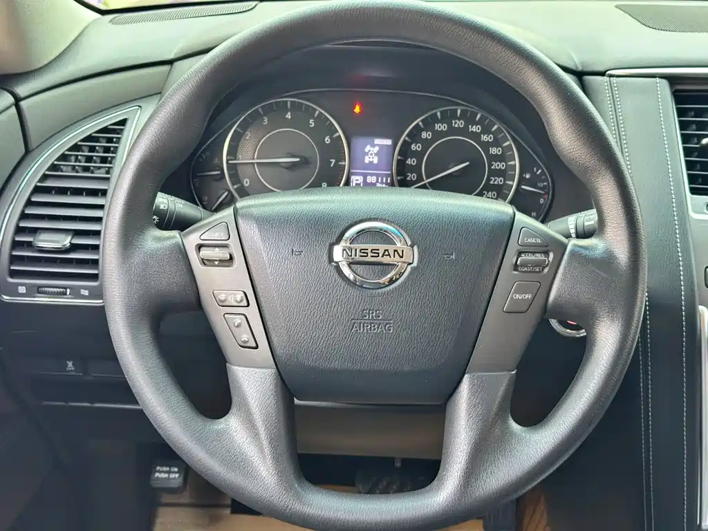 Nissan Patrol — миниатюра 20
