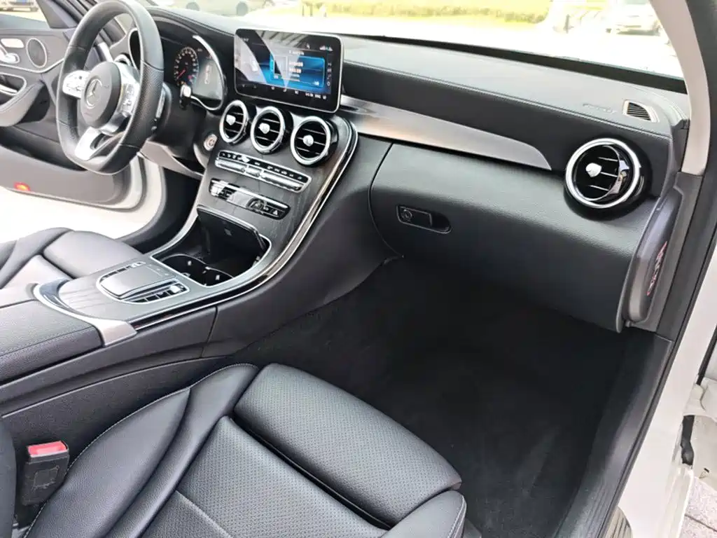 Mercedes-Benz C-Class — миниатюра 2