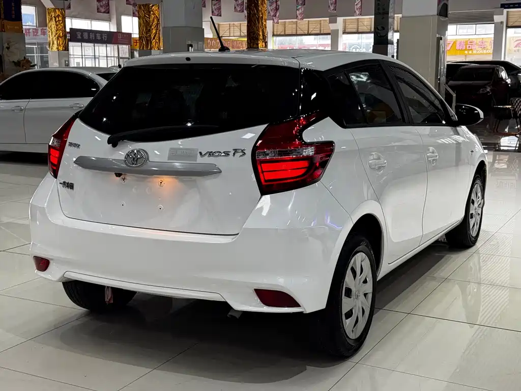 Toyota Vios FS — миниатюра 11