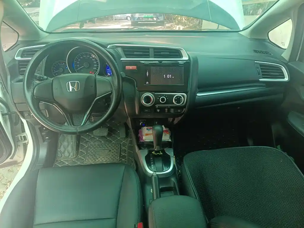 Honda Fit — миниатюра 5