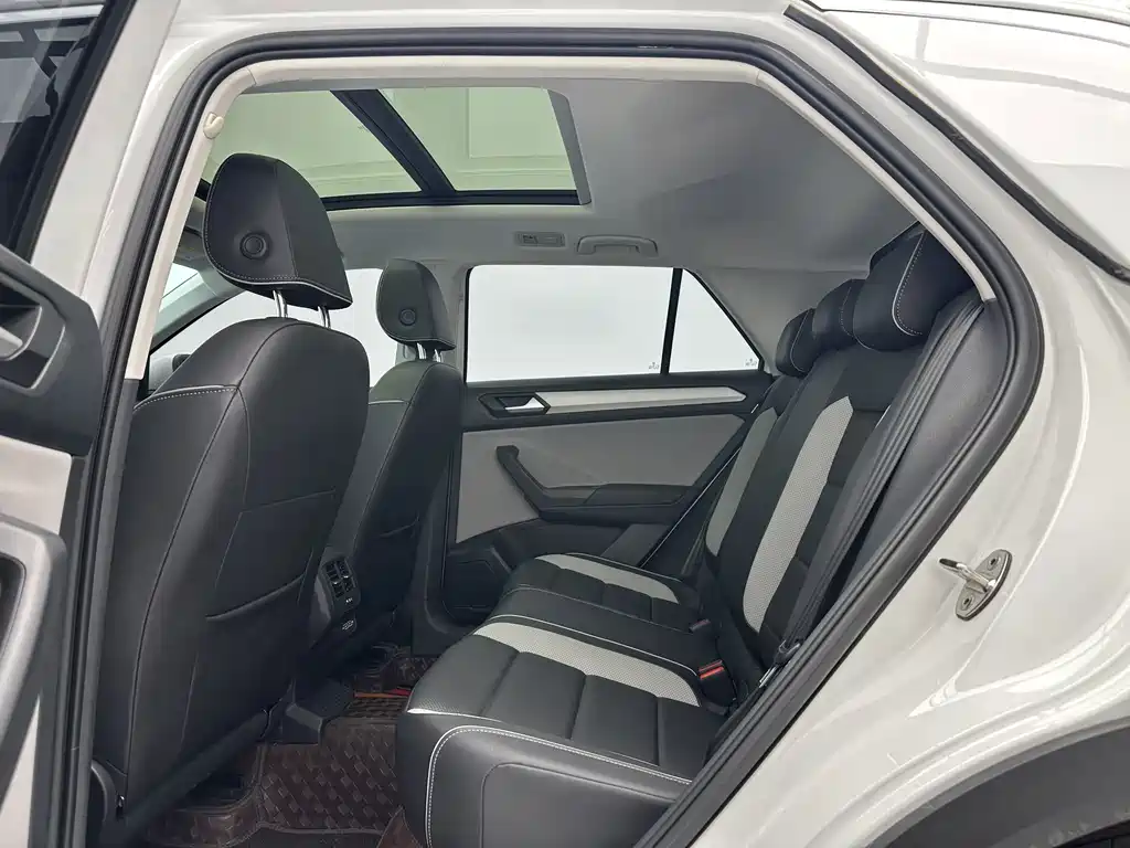 Volkswagen T-Roc — миниатюра 6