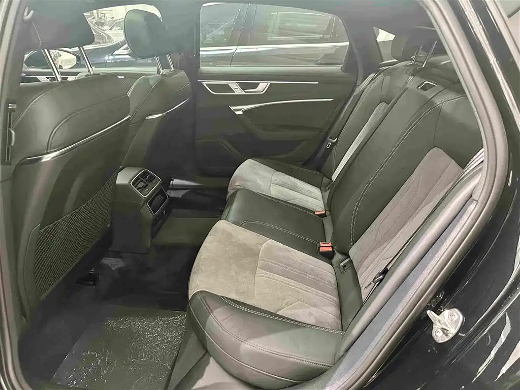 Audi A6L — миниатюра 12