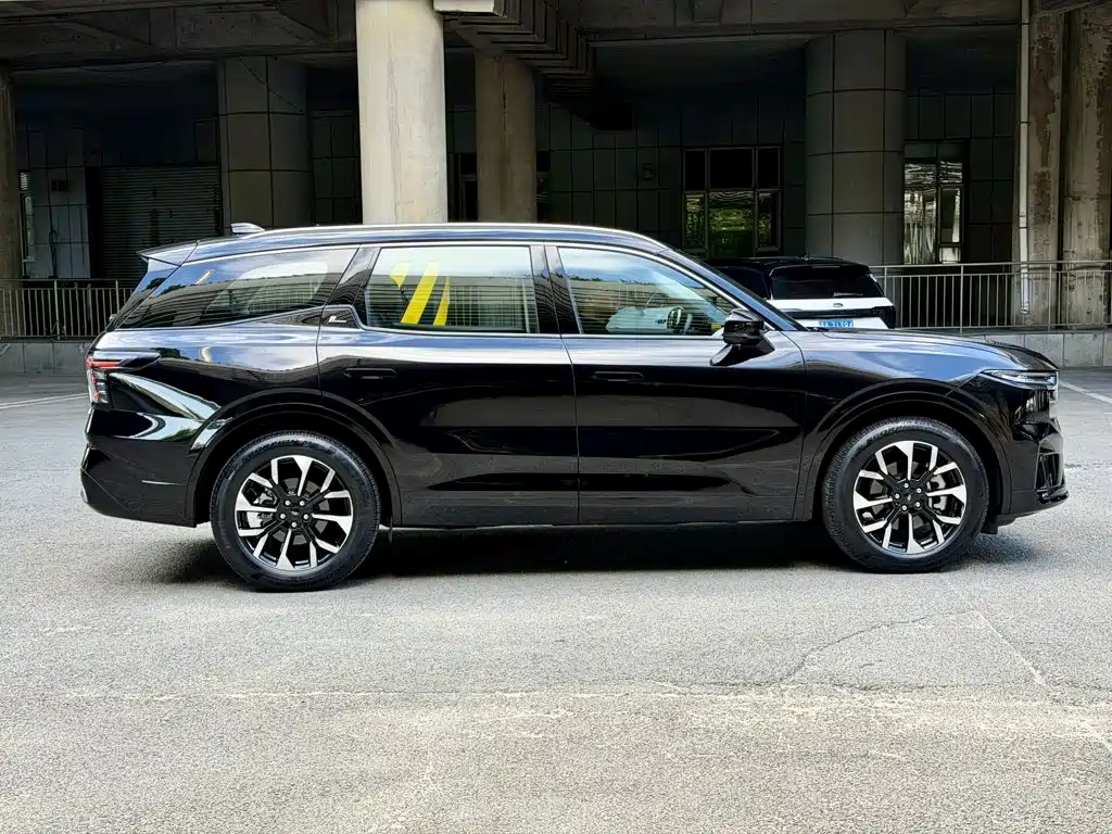 Ford Edge — миниатюра 10