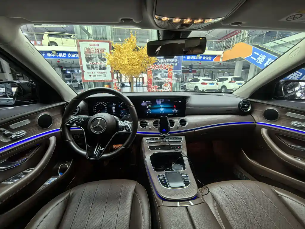 MERCEDES-BENZ E CLASS