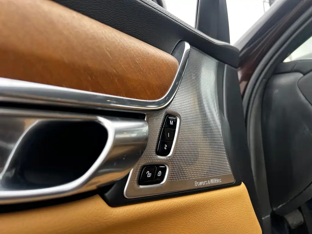Volvo S90 — миниатюра 16