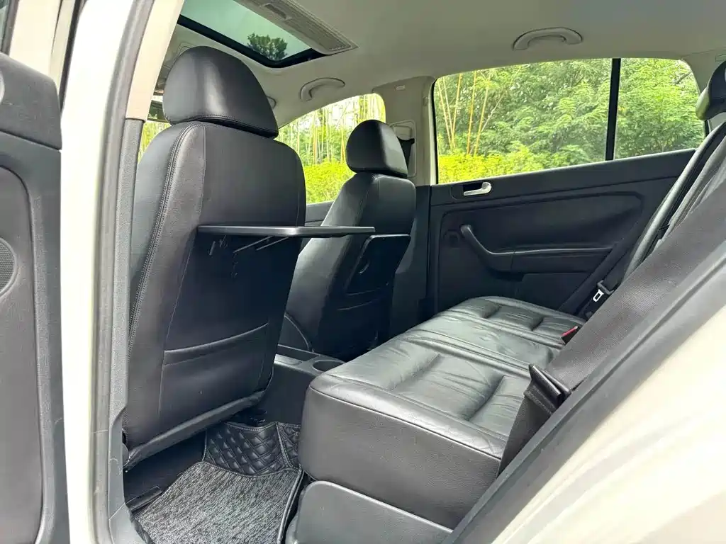 Volkswagen Golf (Import) — миниатюра 5