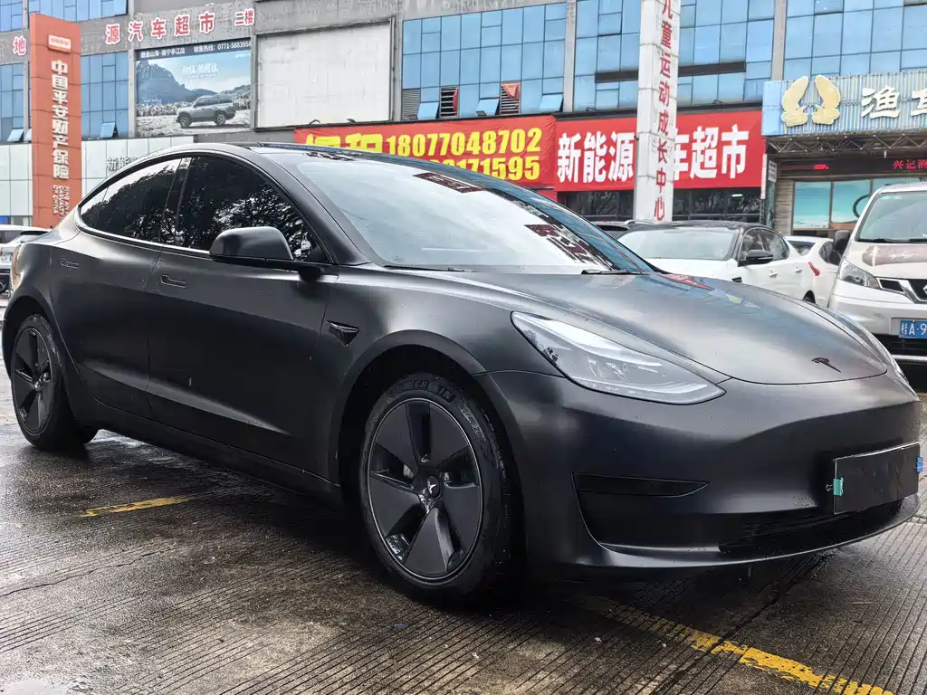 Tesla Model 3 — миниатюра 3