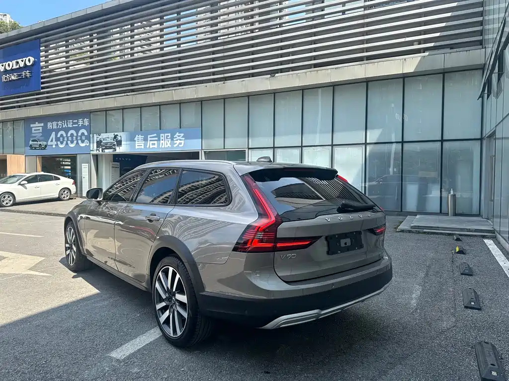 Volvo V90 2022 Cross Country B5 AWD