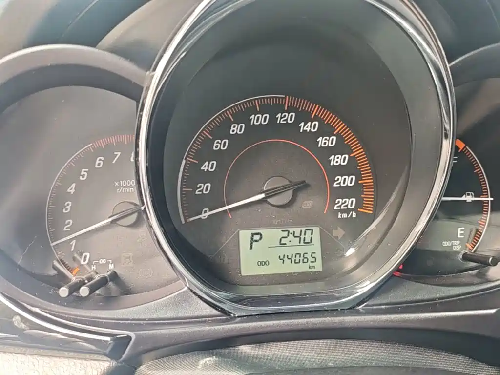 Toyota Yaris L — миниатюра 12