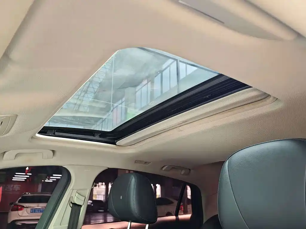 Hongqi Hongqi H5 — миниатюра 12