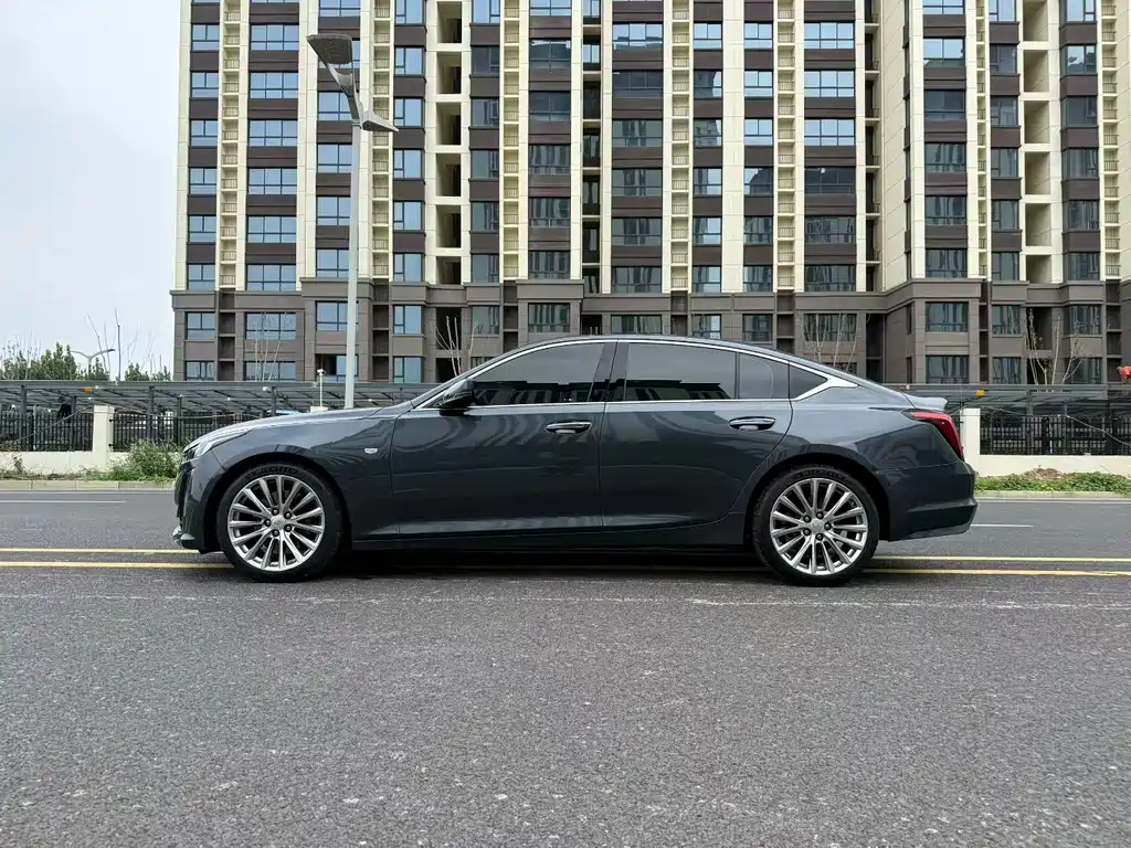 Cadillac CT5 — миниатюра 8