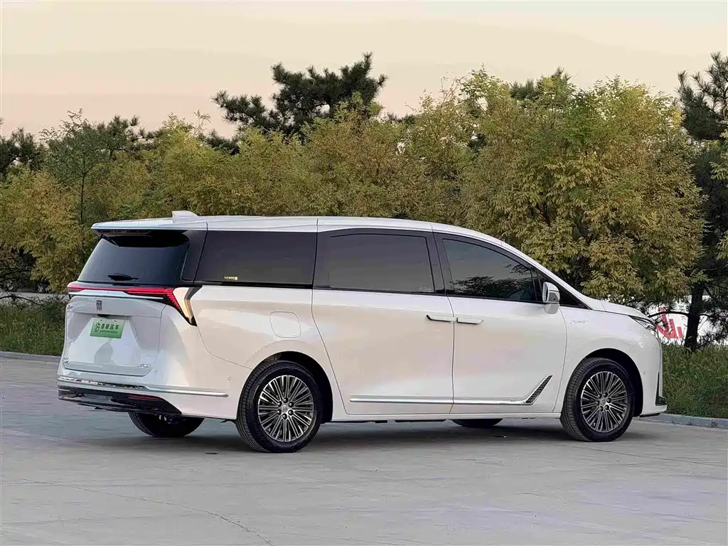 Buick GL8 Hybrid — миниатюра 33