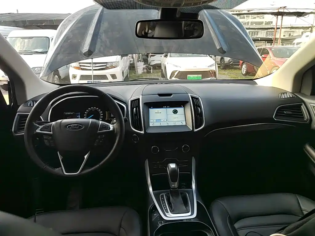 Ford Edge — миниатюра 10