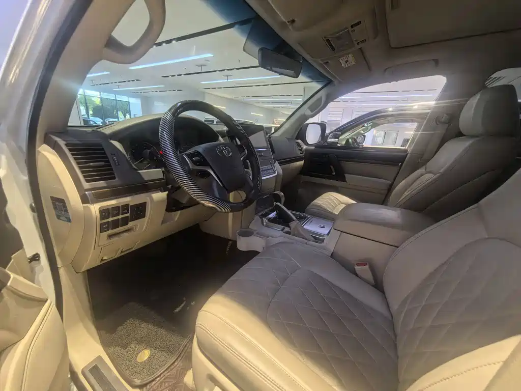 Toyota Land Cruiser — миниатюра 7