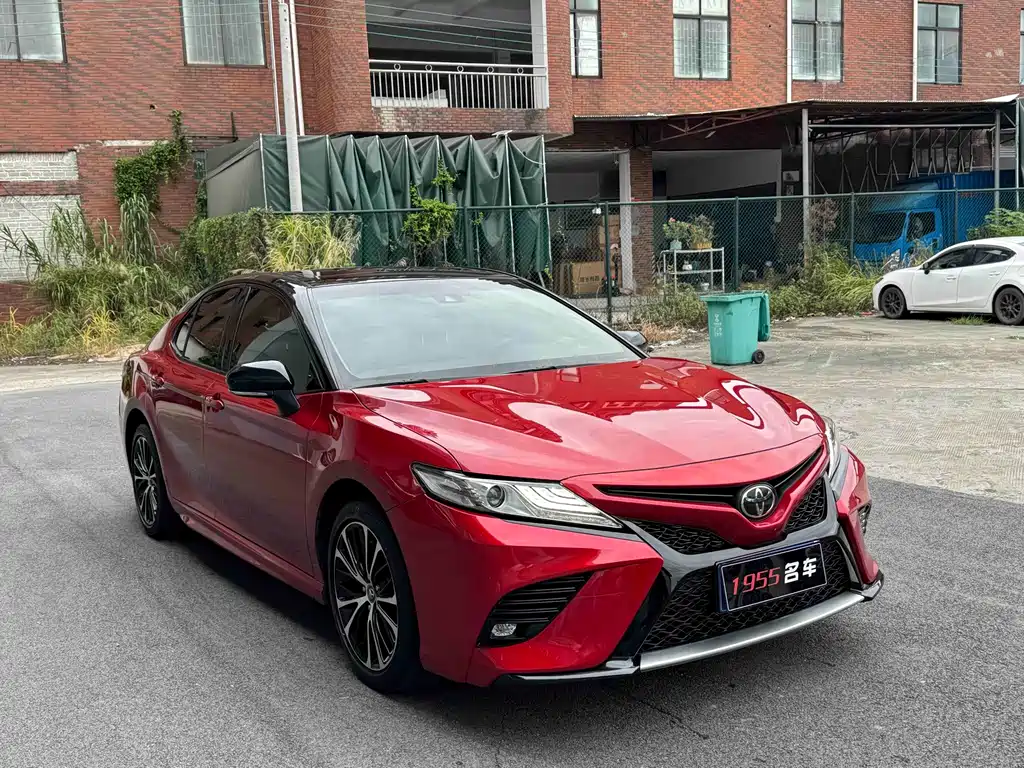 Toyota Camry — миниатюра 3