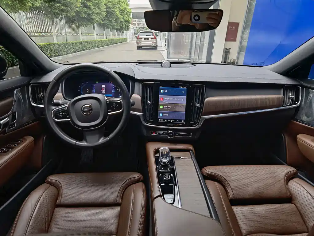 Volvo S90 2022 B5 Luxury