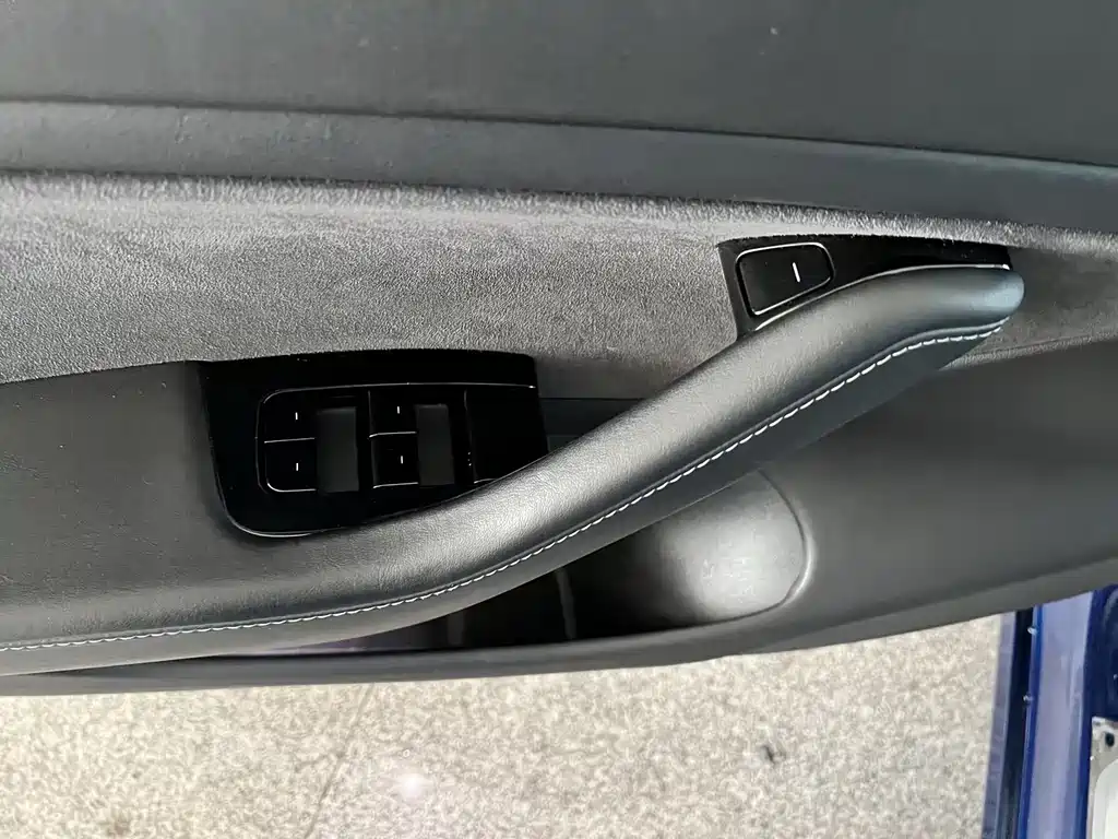 Tesla Model 3 — миниатюра 15