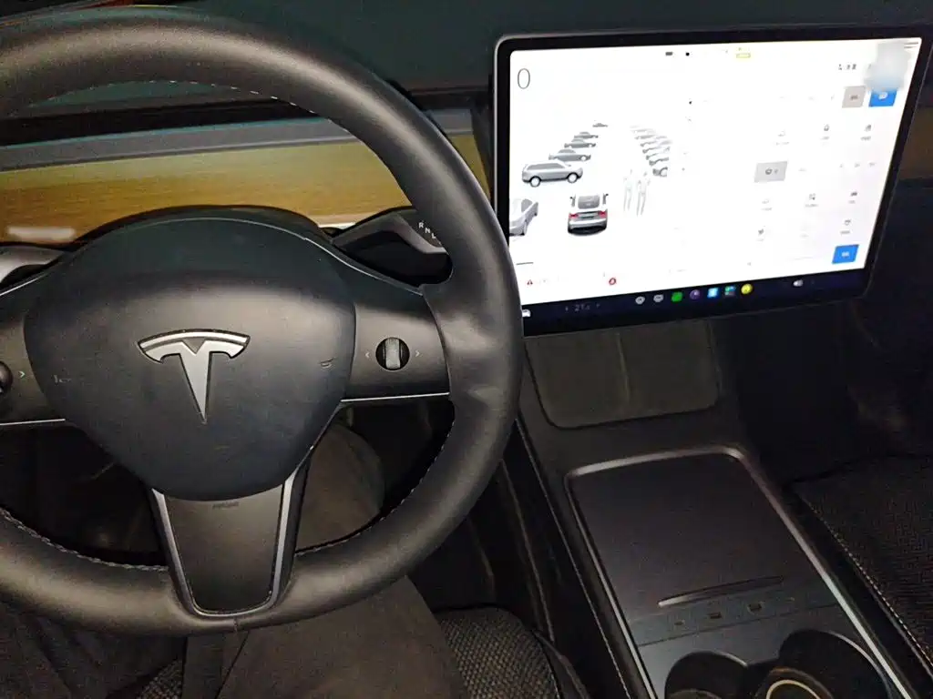Tesla Model Y — миниатюра 4