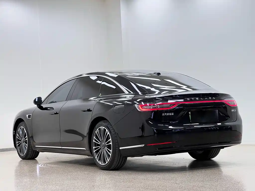 AITO ENJOY THE WORLD S9