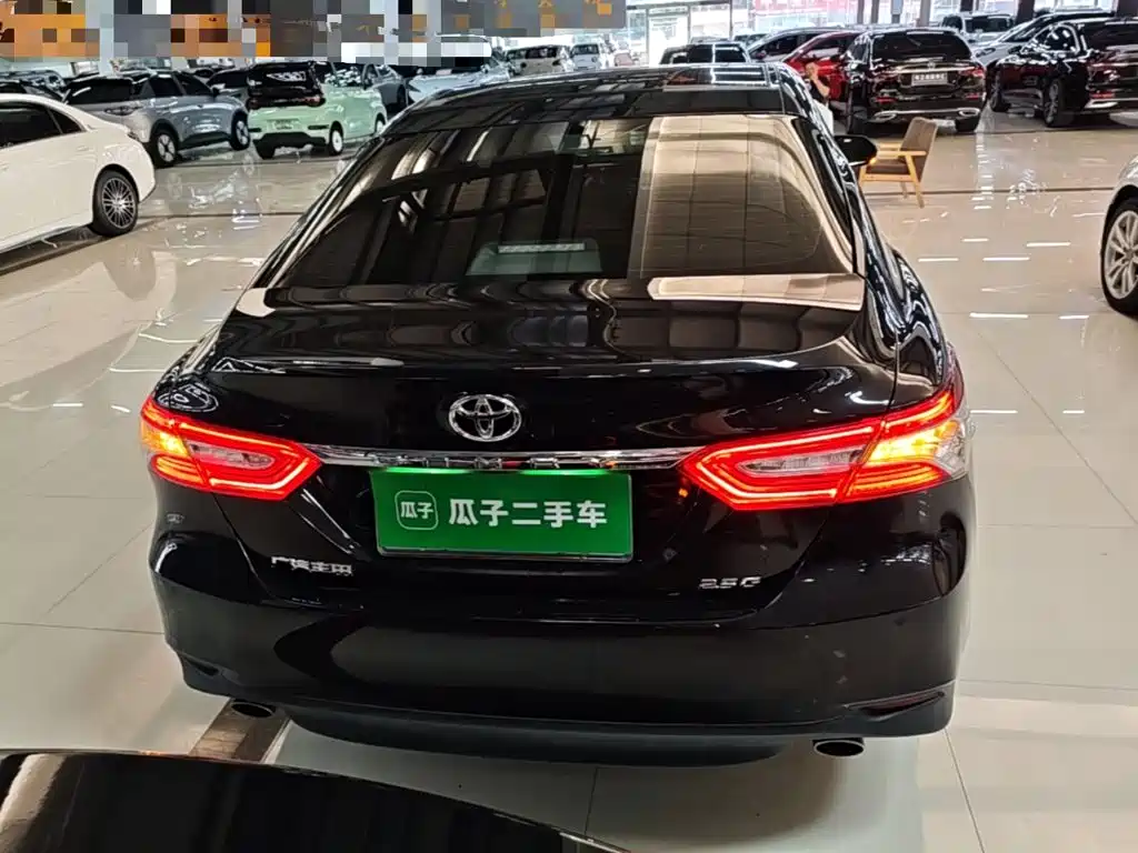 Toyota Camry — миниатюра 6