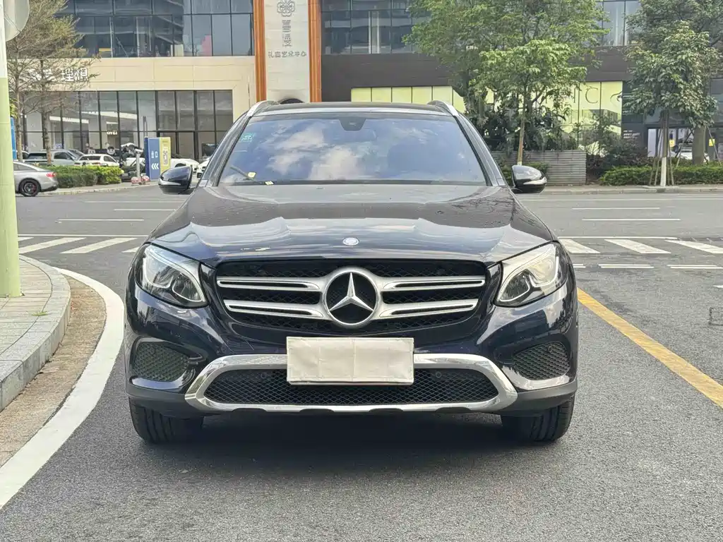MERCEDES-BENZ GLC