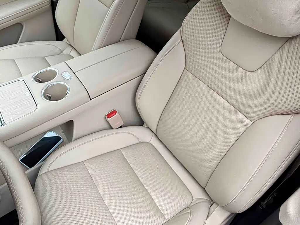 AITO ASK THE WORLD M5