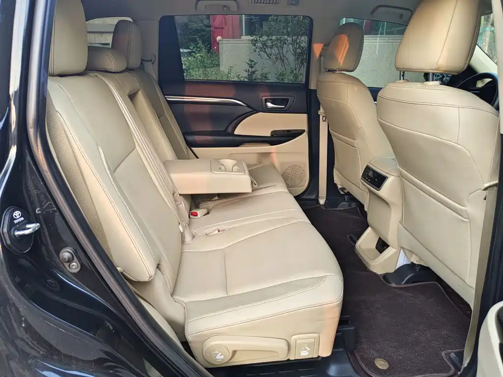 Toyota Highlander — миниатюра 24