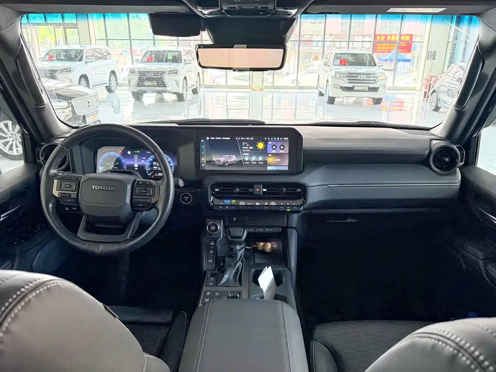 Toyota Land Cruiser Prado 2024 2.4T WX 6 мест