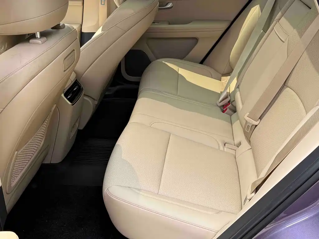 AITO ASK THE WORLD M5