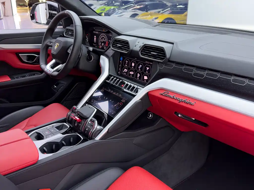 Lamborghini Urus — миниатюра 14