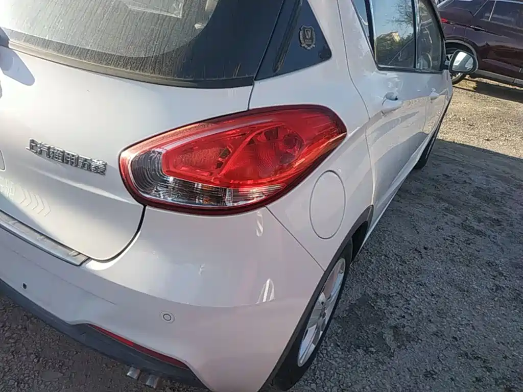 Baojun 310 — миниатюра 8