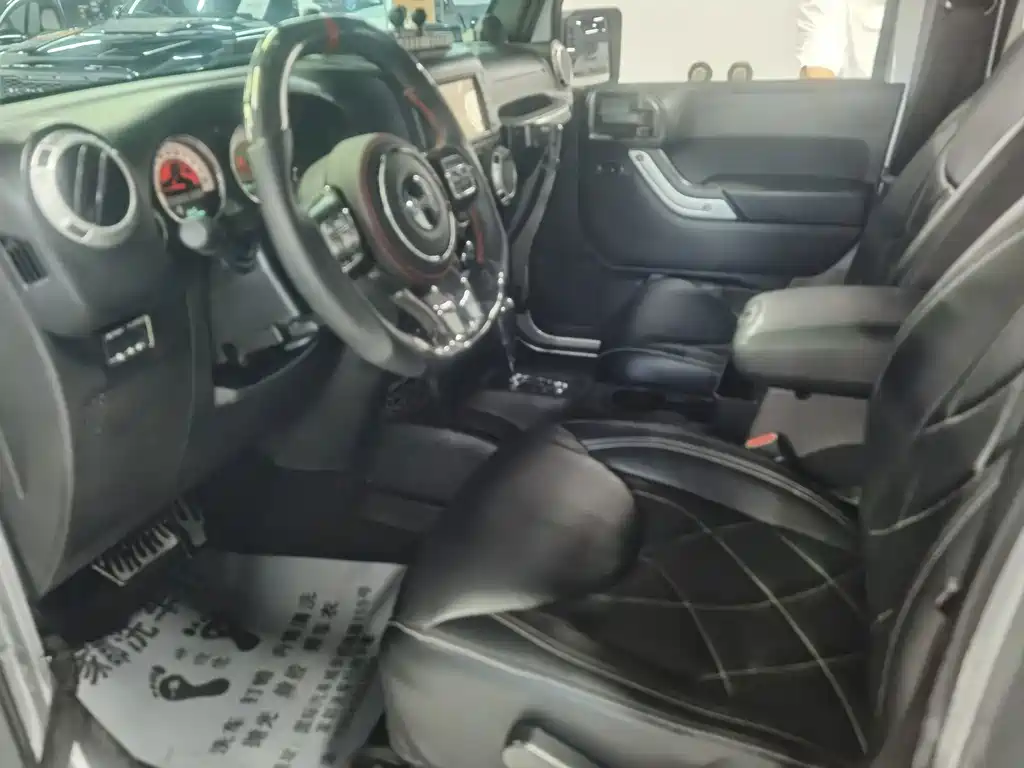 Jeep Wrangler — миниатюра 9