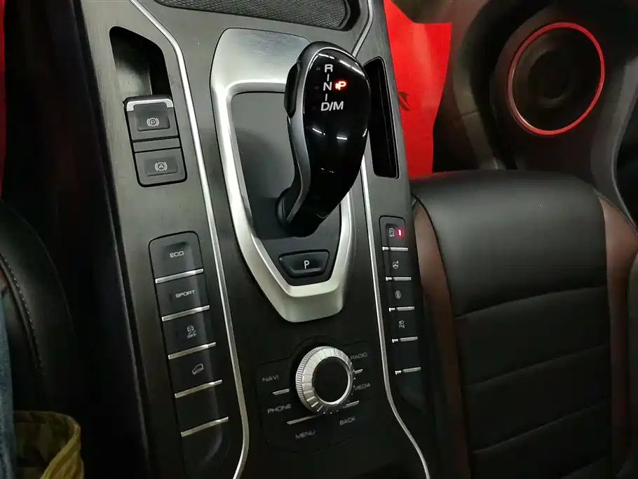 WEI PAI WEI BRAND VV5